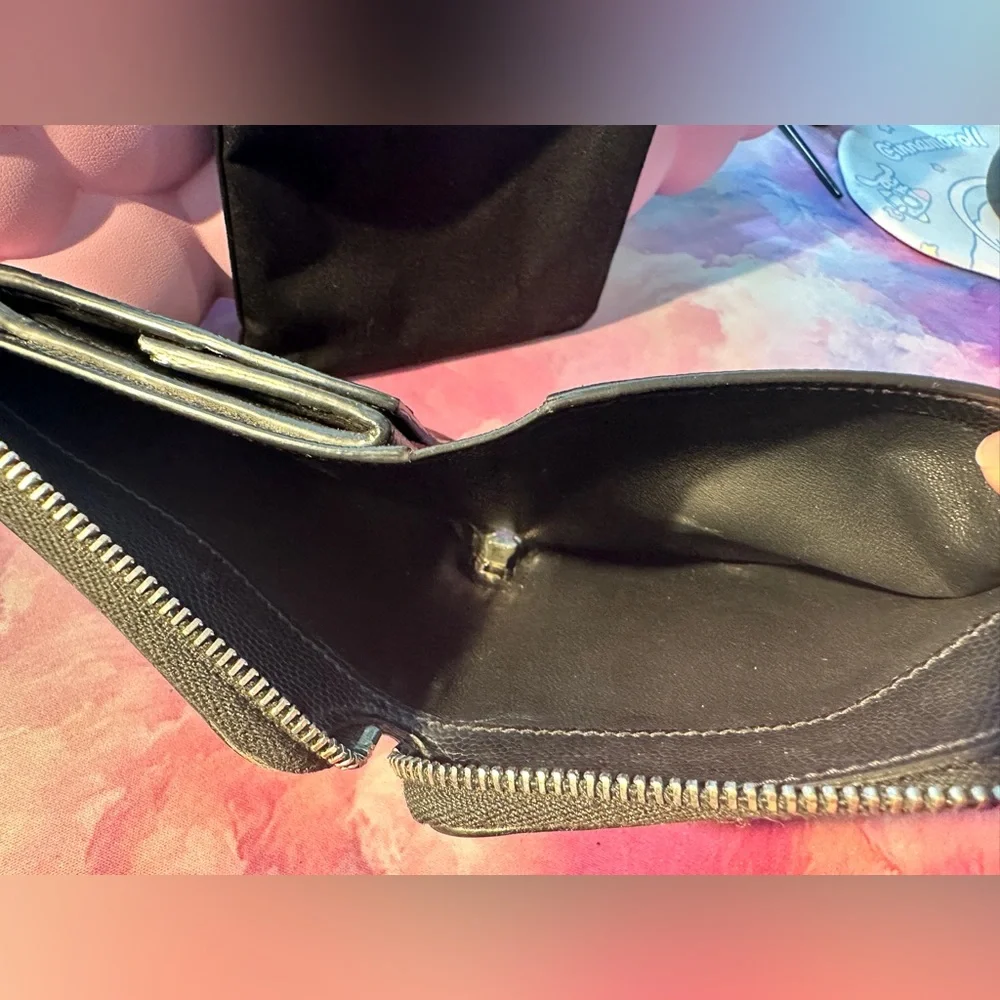 Vintage Yves Saint Laurent Men’a Wallet (EUC; Black)